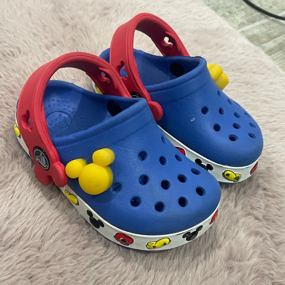 Crocs | Disney Clogs | Sz 4 C